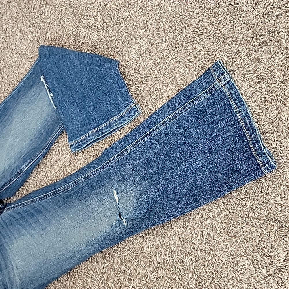 Women's Express Bell Crop High Rise - Picture 7 of 10